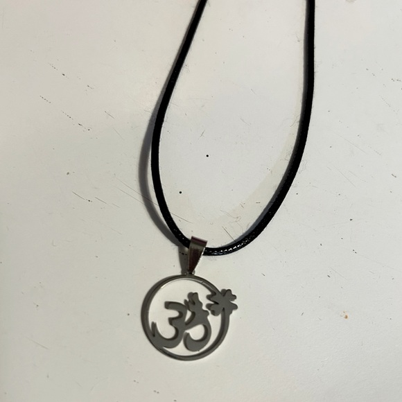 4/10$ New OM Necklace - Picture 1 of 4